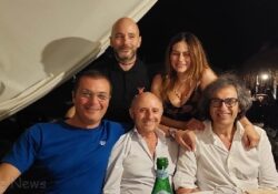 Caserta / Provincia. Litorale Domizio, Presidenti Commissioni regionali, sindaci e amministratori al Lido Jarama per gustare la pizza alla brace.