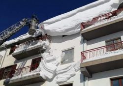 Agnone / Isernia / Provincia. 50 famiglie isolate da sei giorni nelle varie frazioni: nell’Alto Molise si accentuano gli interventi per rimuovere neve pericolante.