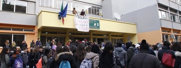 17012017 caserta occupazione manzoni foto ag. frattari