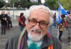 SPARANISE. Al “Foscolo” arriva padre Alex Zanotelli: “i poveri non ci lasceranno dormire”.