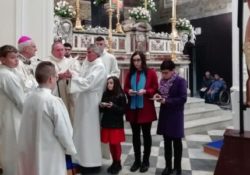 PIEDIMONTE MATESE. Cerimonia dell’adesione all’Azione Cattolica: il vescovo Di Cerbo benedice le tessere sociali per il nuovo anno.