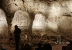 CAIAZZO / MATERA. Il fantasiologo Massimo Gerardo Carrese nella Cappella Sistina dell’arte rupestre.