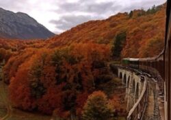 Carovilli /  San Pietro Avellana / Capracotta . Le bellezze d’autunno sulla Transiberiana d’Italia: riparte il treno storico.