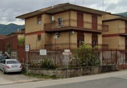 PIETRAMELARA. Furto nella notte in un’abitazione del centro: la padrona di casa si chiude in bagno e lancia l’allarme.