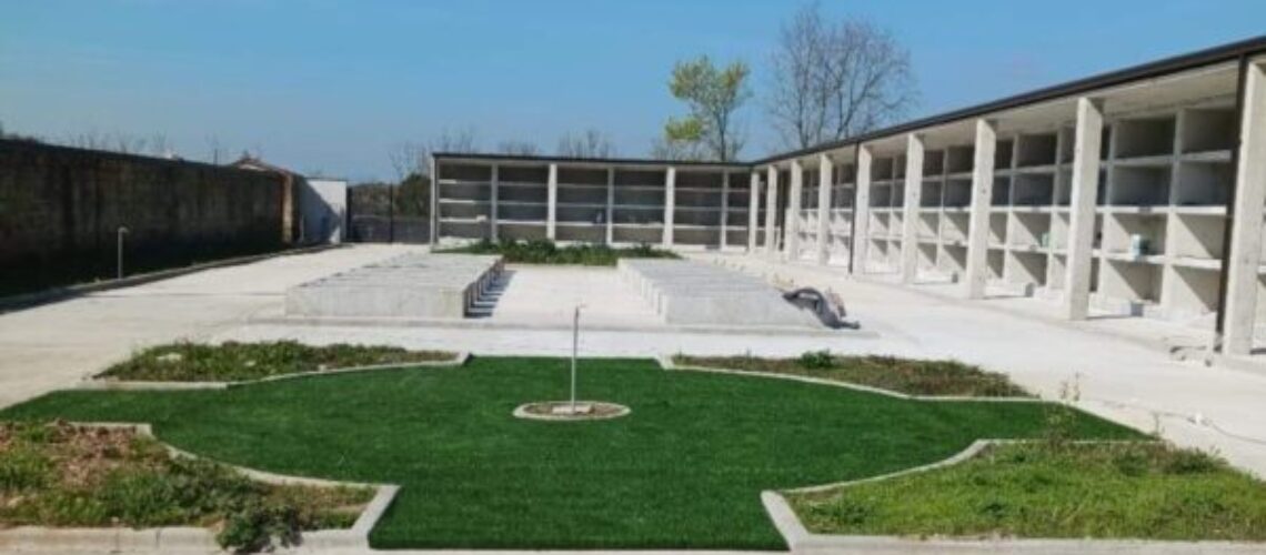 RIARDO. Definito transattivamente il contenzioso per la sostituzione delle 40 lapidi sulle tombe nell’area di ampliamento del cimitero comunale.