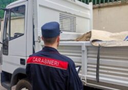 Caserta / Provincia. Sorpreso a trasportare rifiuti senza autorizzazione: i Carabinieri Forestale sequestrano autocarro e denunciano il conducente.