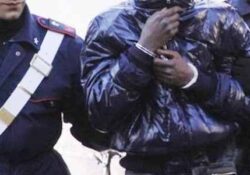 Caserta / Provincia. Presenta documento falso alle Poste: i Carabinieri arrestano un 21enne di origine straniera.