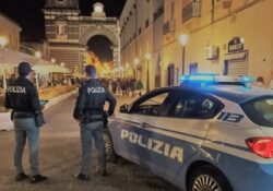 Caserta / Questura. Violenta rissa tra due uomini marocchini: interviene la Polizia e li arresta.