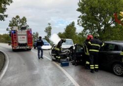 Caserta / Provincia. Grave incidente stradale coinvolge due furgoni ed un autocarro: l’intervento dei Vigili del fuoco.
