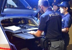 Sannio / Questura. La Polizia blocca un’auto che circolava con targhe rubate con all’interno arnesi atti allo scasso.