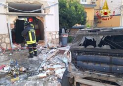 Caserta / Provincia. Violenta esplosione  al piano terra di un edificio: intervengono i Vigili del Fuoco.