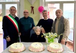 CAIAZZO. I primi 100 anni della signora Viola: la festa con parenti, amici ed amministrazione comunale.