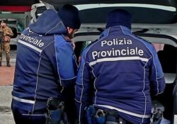 Caserta / Provincia. Deteneva volatili protetti catturati con richiami vietati: 60enne denunciato dalla Polizia Provinciale.