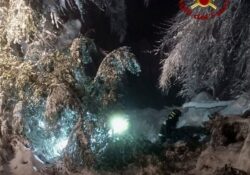 Pescopennataro / Agnone. Strada interrotta: viabilità ripristinata dai Vigili del Fuoco anche con l’ausilio del gatto delle nevi. 
