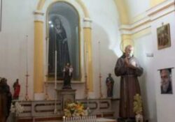 Macerata Campania. “San Pio sta piangendo”, si grida al miracolo: ma per la Chiesa “serve cautela”. VIDEO.