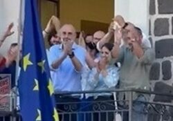 GIOIA SANNITICA / Amministrative 2026. Vince il cardiologo Landolfi e decida la vittoria al papà: “Quello che è successo oggi insieme agli altri lo avevano pensato più di 20 anni orsono”.