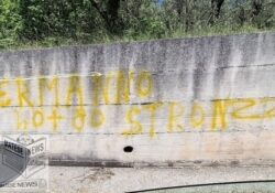 RAVISCANINA. Scritte offensive sui muri nei confronti della lista sconfitta al voto, “Il Futuro è adesso” esprime “la propria totale e incondizionata dissociazione dall’accaduto”.