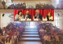 SAN POTITO SANNITICO. Il pediatra, primario al Santobono, Paolo Siani, in città al Teatro Comunale per la presentazione del suo ultimo libro.