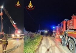 Sesto Campano. Cede il terreno, si ribalta un carrello irrigatore semovente: intervento nella notte dei Vigili del Fuoco grazie anche ad un’autogrù.