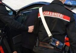 Caserta / Provincia. Non si ferma all’alt e fugge: arrestata una donna di 58 anni, aggredisce i militari con calci e pugni, causando lesioni a due Carabinieri.