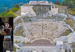 PIETRAVAIRANO. Rappresentazione de “Iliade di Omero” nello scenario di un anfiteatro romano: presso il Teatro Tempio sul Monte San Nicola ultima tappa per VeliaTeatro.