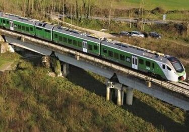 ALIFE. Incidente ad un passaggio a livello incustodito: ferita una donna da un treno in corsa.